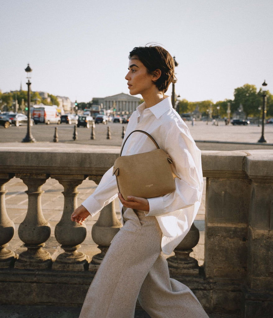 Medium Swann | Suede Biscuit - Fleuron Paris