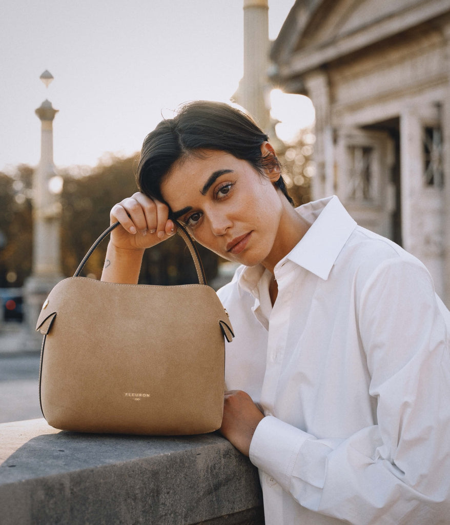Medium Swann | Suede Biscuit - Fleuron Paris