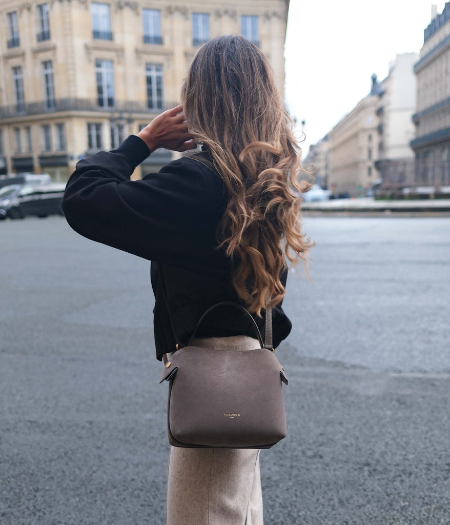 Medium Swann | Suede Taupe - Fleuron Paris
