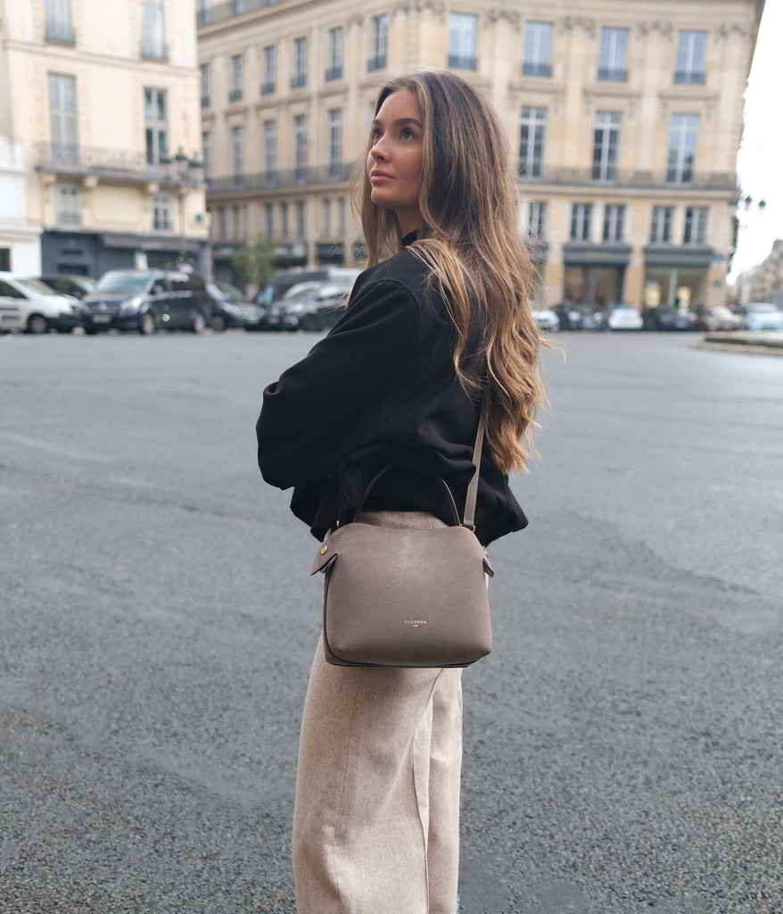 Medium Swann | Suede Taupe - Fleuron Paris